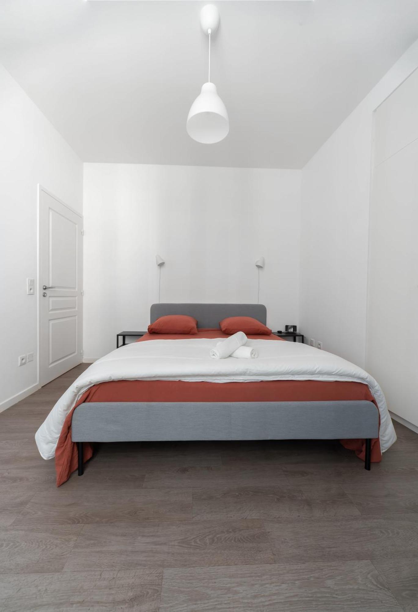 Le Brit - Grand Appartement Design, 3 Chambres, Centre Ville 비시 외부 사진