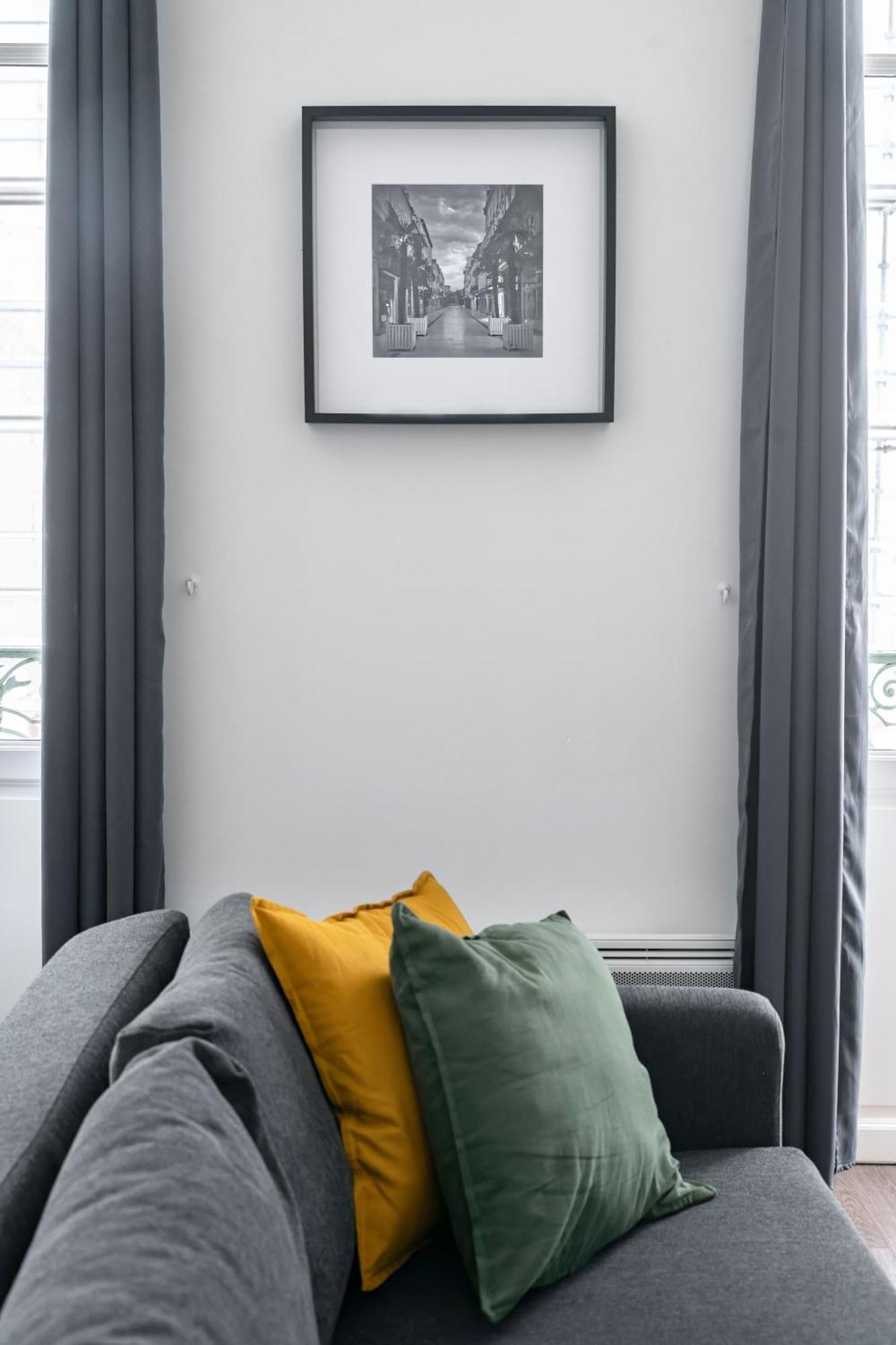 Le Brit - Grand Appartement Design, 3 Chambres, Centre Ville 비시 외부 사진