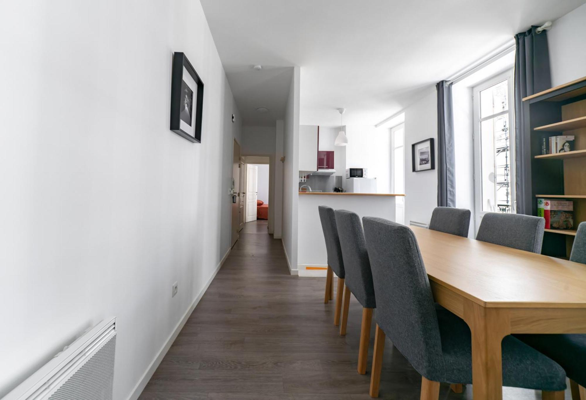 Le Brit - Grand Appartement Design, 3 Chambres, Centre Ville 비시 외부 사진
