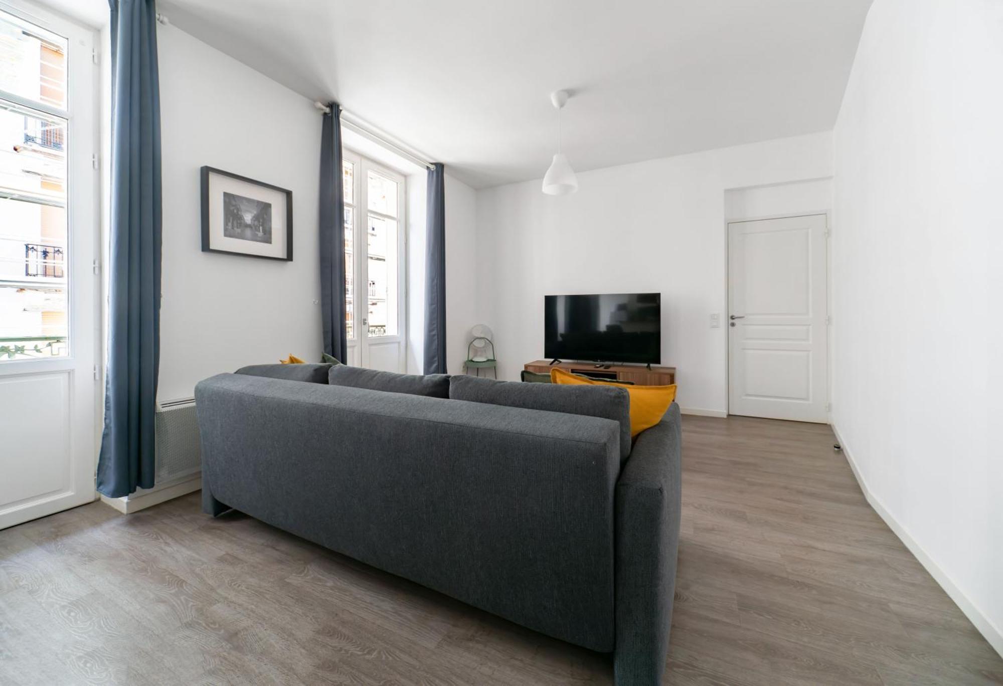 Le Brit - Grand Appartement Design, 3 Chambres, Centre Ville 비시 외부 사진